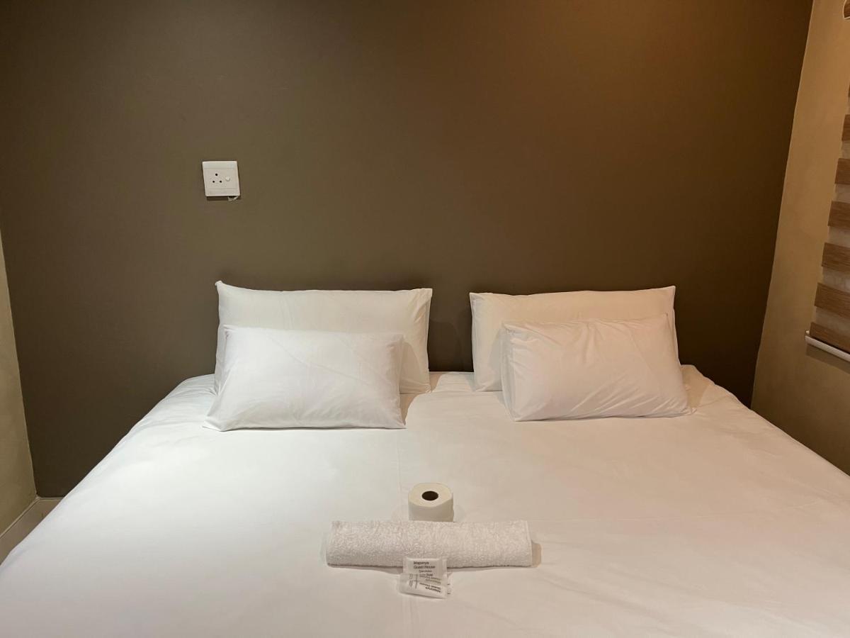 Maponya Guest House Pimville Екстер'єр фото